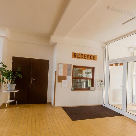 Hostel Favorit Týn nad Vltavou Exteriör bild